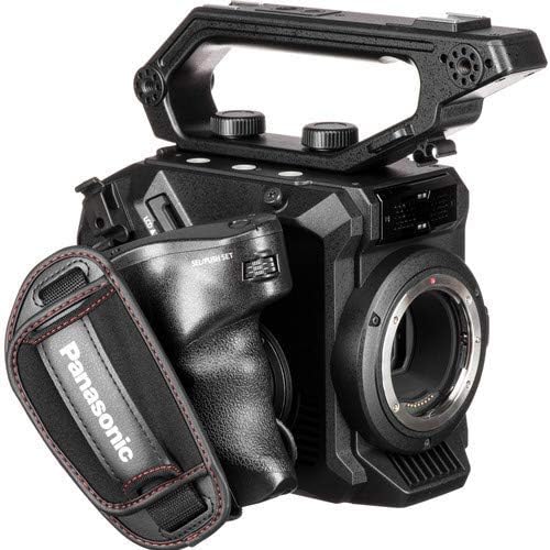 Panasonic AU-EVA1 Kompakt 5.7 K Süper 35mm Sinema Kamerası (AU-EVA1PJ) W/Deluxe Temizleme Seti ve Daha Fazlası.