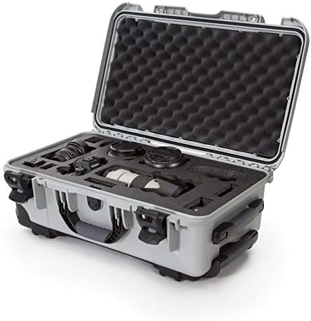 Nanuk 935 Su Geçirmez Carry-On Hard Case Sony a7R Boyutlu Kamera w/Tekerlekler için Özel Köpük İnsert ile - Gümüş